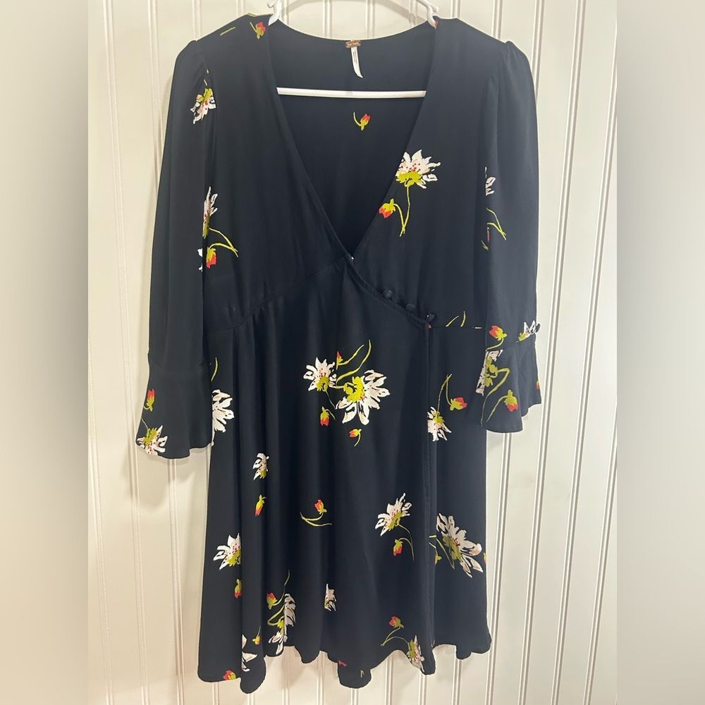 Free People Dress women size SP black floral mini bohemian long sleeves .